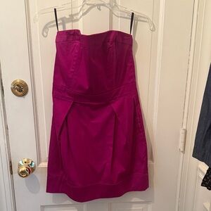 French Connection Strapless Fuchsia Mini Dress, sz 8 w pockets and back zipper